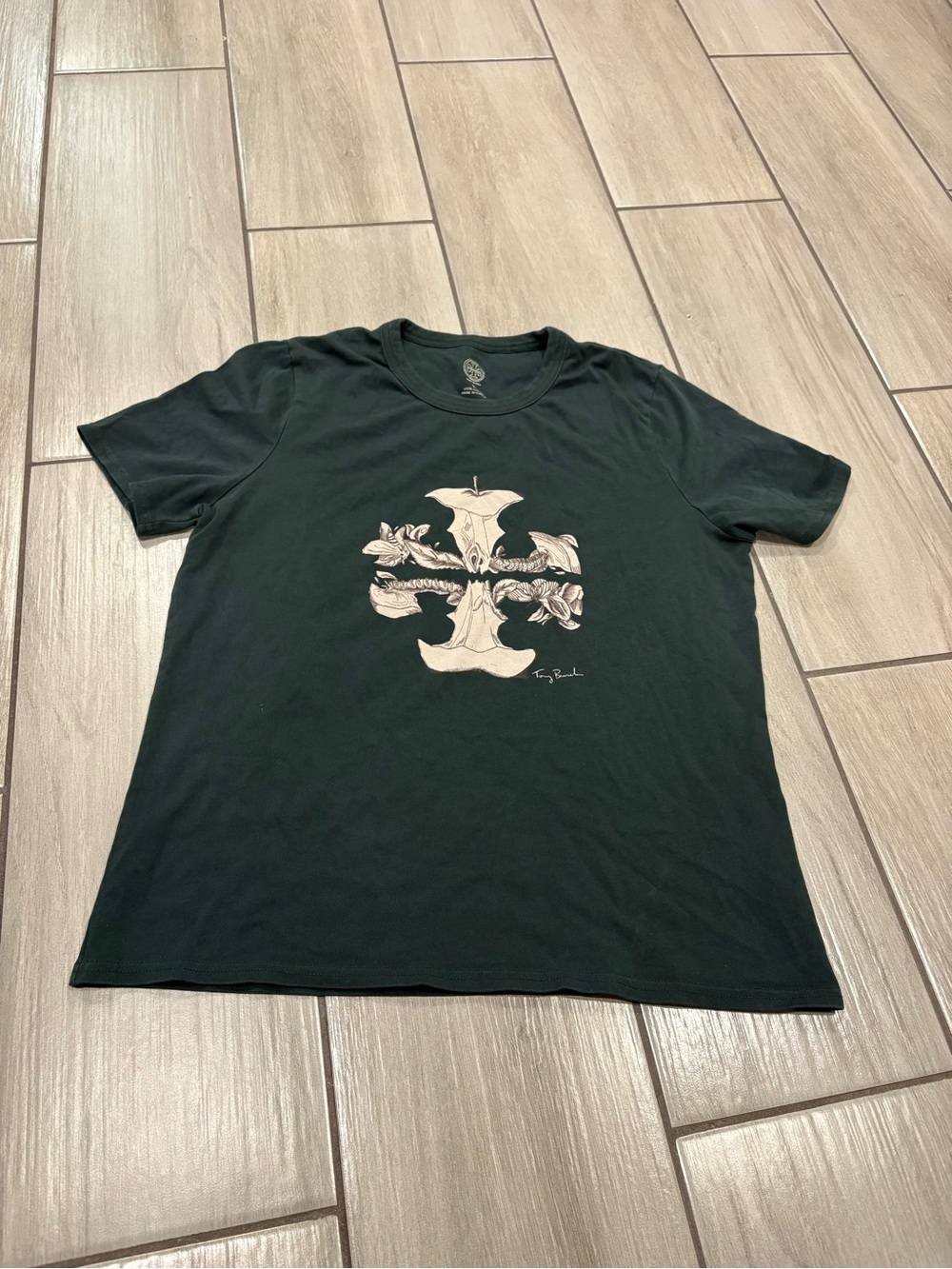 #4 Tory B
Size Large 

Good condition